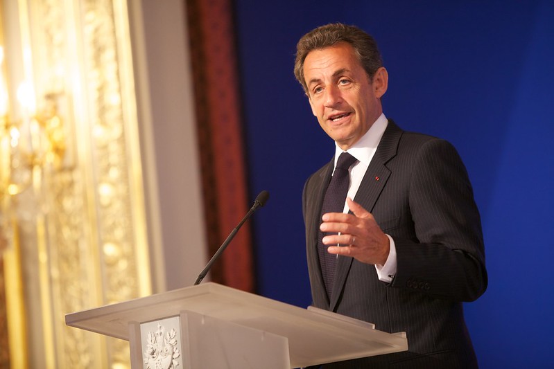 Sarkozy'e hapis cezası