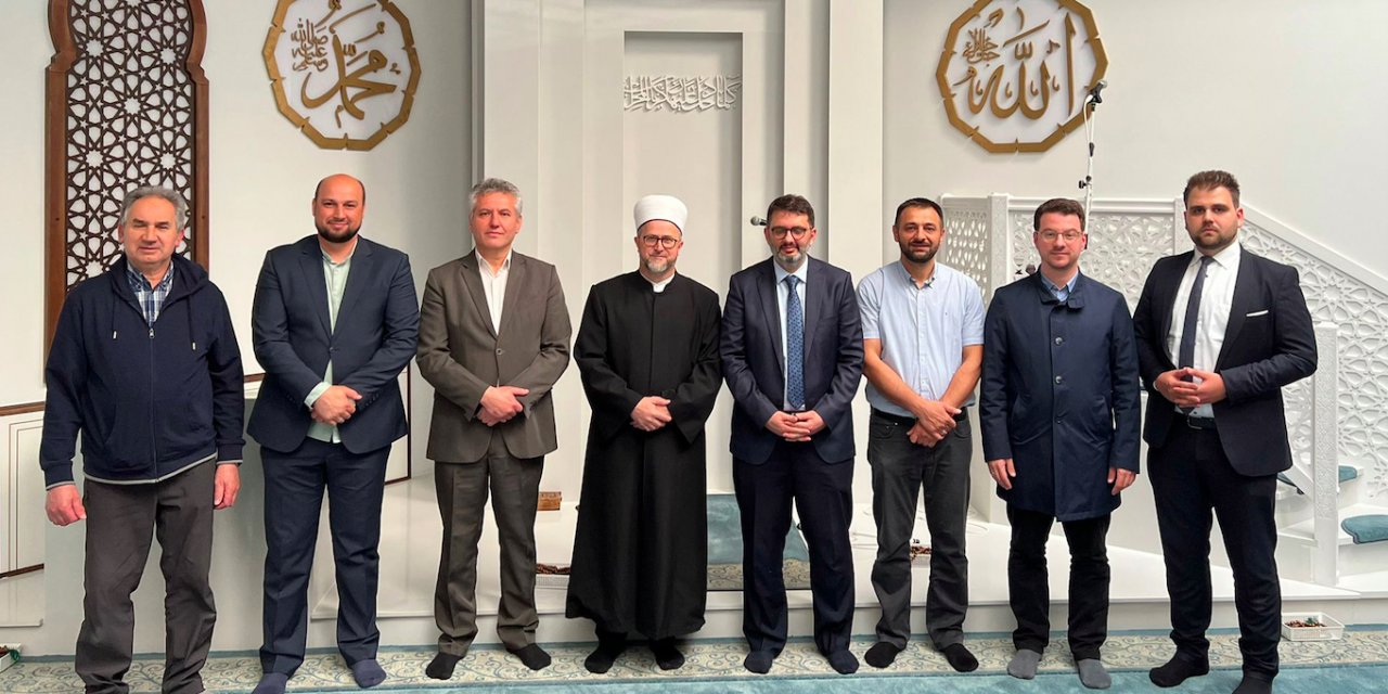 Almanya Boşnaklar İslam Cemiyeti depremzedeler için 282 bin avro bağışta bulundu