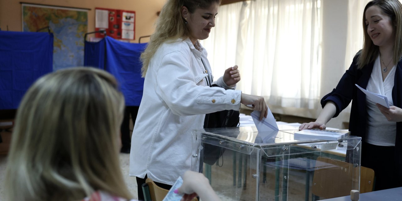 Yunanistan'da seçmenler sandık başında
