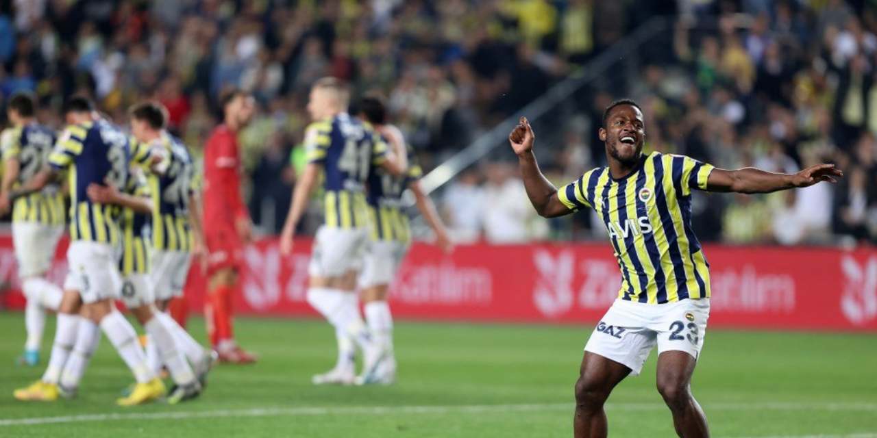 Finalin ilk bileti Fenerbahçe'nin