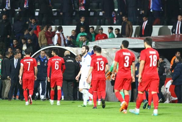 O ıslıklar dünyada yankılandı
