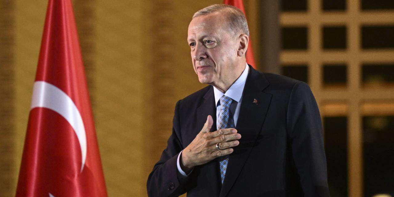 Recep Tayyip Erdoğan'ın mazbatası teslim edildi