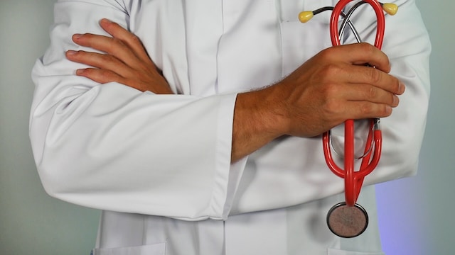 15 günde 144 doktor 'gitmek' için başvuru yaptı