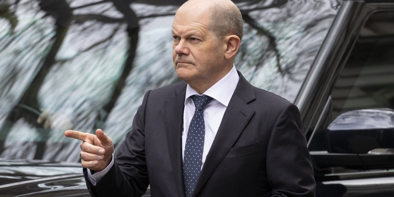 Scholz, Baltık Denizi'nde yapılan tatbikatı izledi