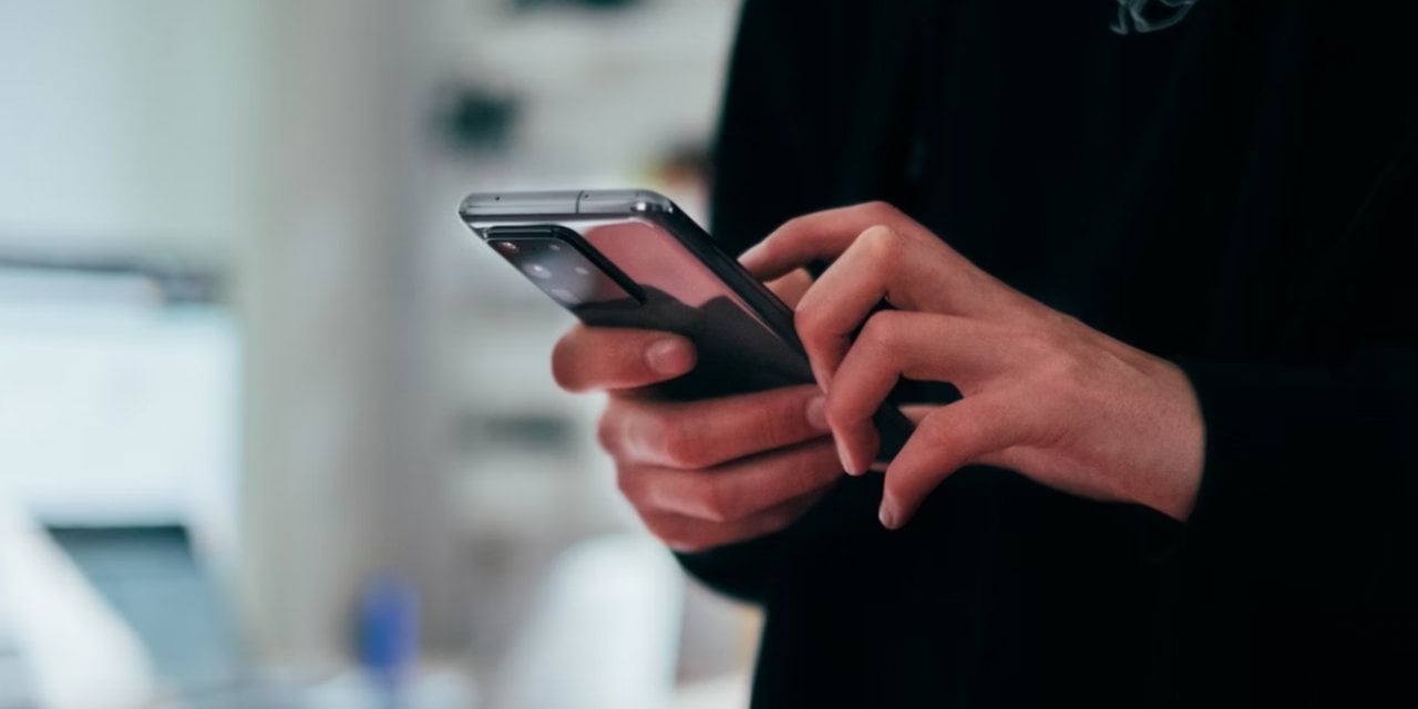 Fransa'da 'casus telefon' dönemi başlıyor