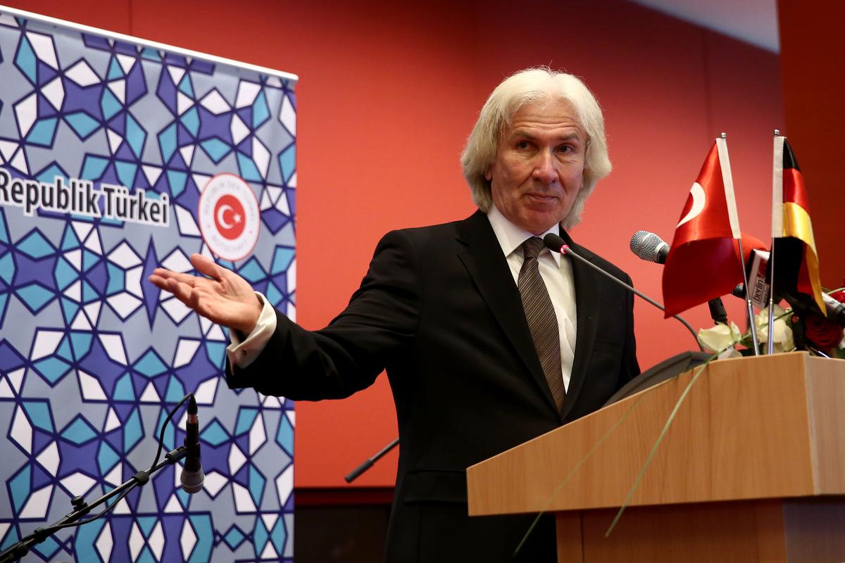 Türkiye, Almanya'daki ırkçı saldırıların listesini tutuyor