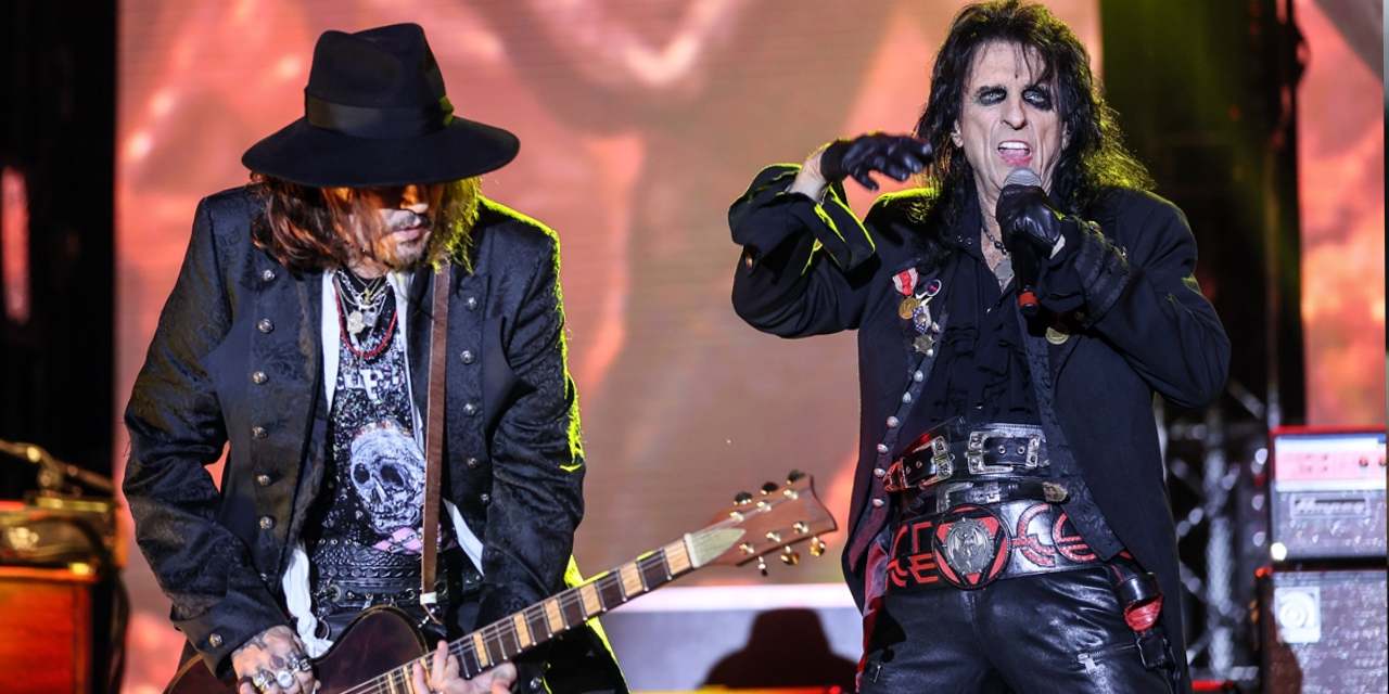 Johnny Depp'li Hollywood Vampires grubu İstanbul'da konser verdi