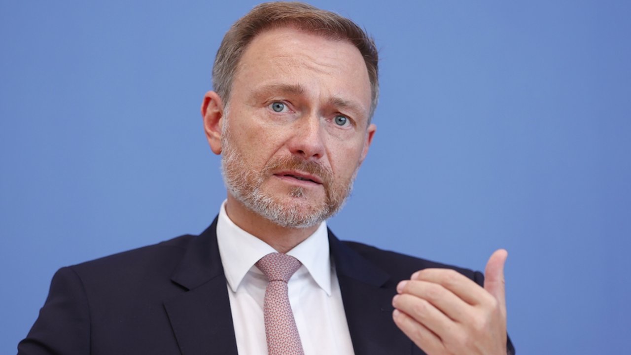 Eli sıkı Maliye Bakanı Lindner savunma harcamaları için de geri adım atmıyor