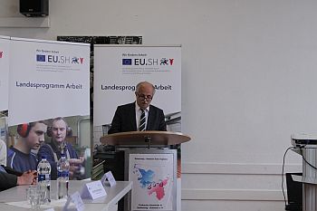 Dr. Küçükkaraca, Öğretmenler Günü'nü kutladı