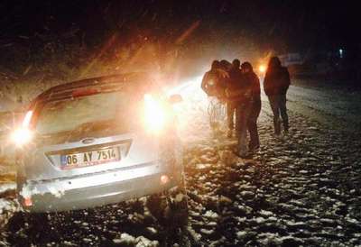 İzmit-Kandıra Yolu'nda zincirsiz araçların trafiğe çıkmasına izin verilmiyor