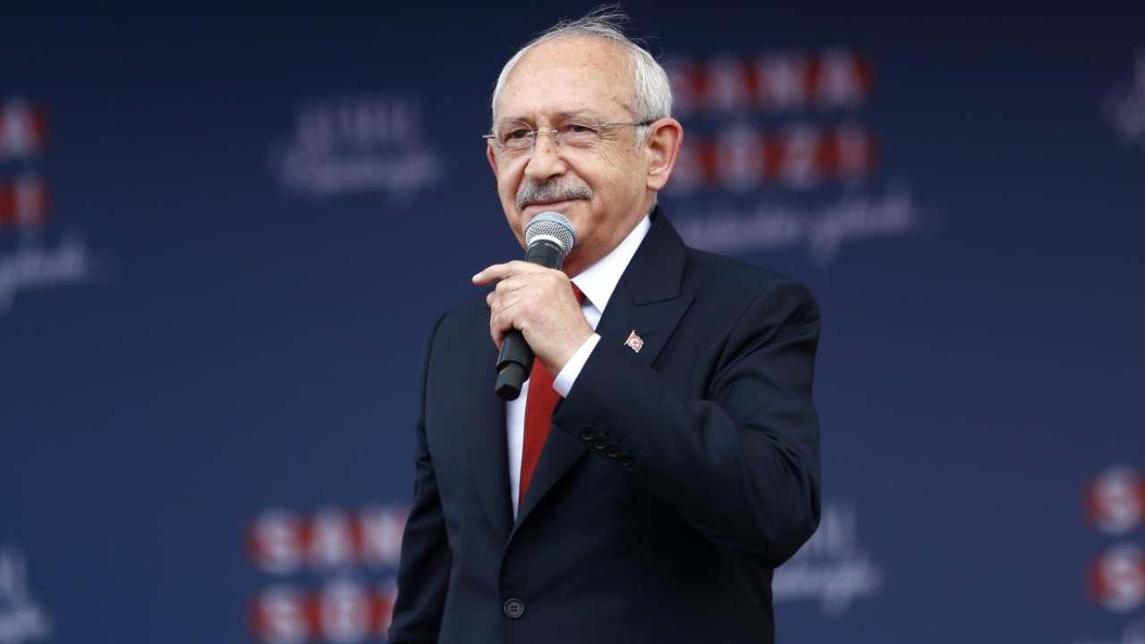Kılıçdaroğlu'ndan danışmanlarının görevine son verdi
