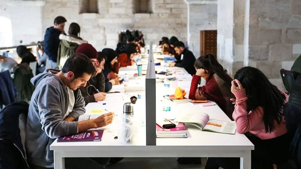 Almanya’da üniversiteli sayısında rekor: Çırak sayısının iki katına çıktı