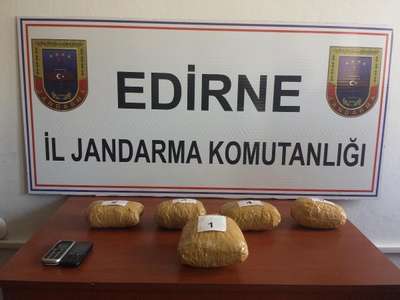 68 yaşındaki şüpheli 3 kilo eroinle yakalandı (2)