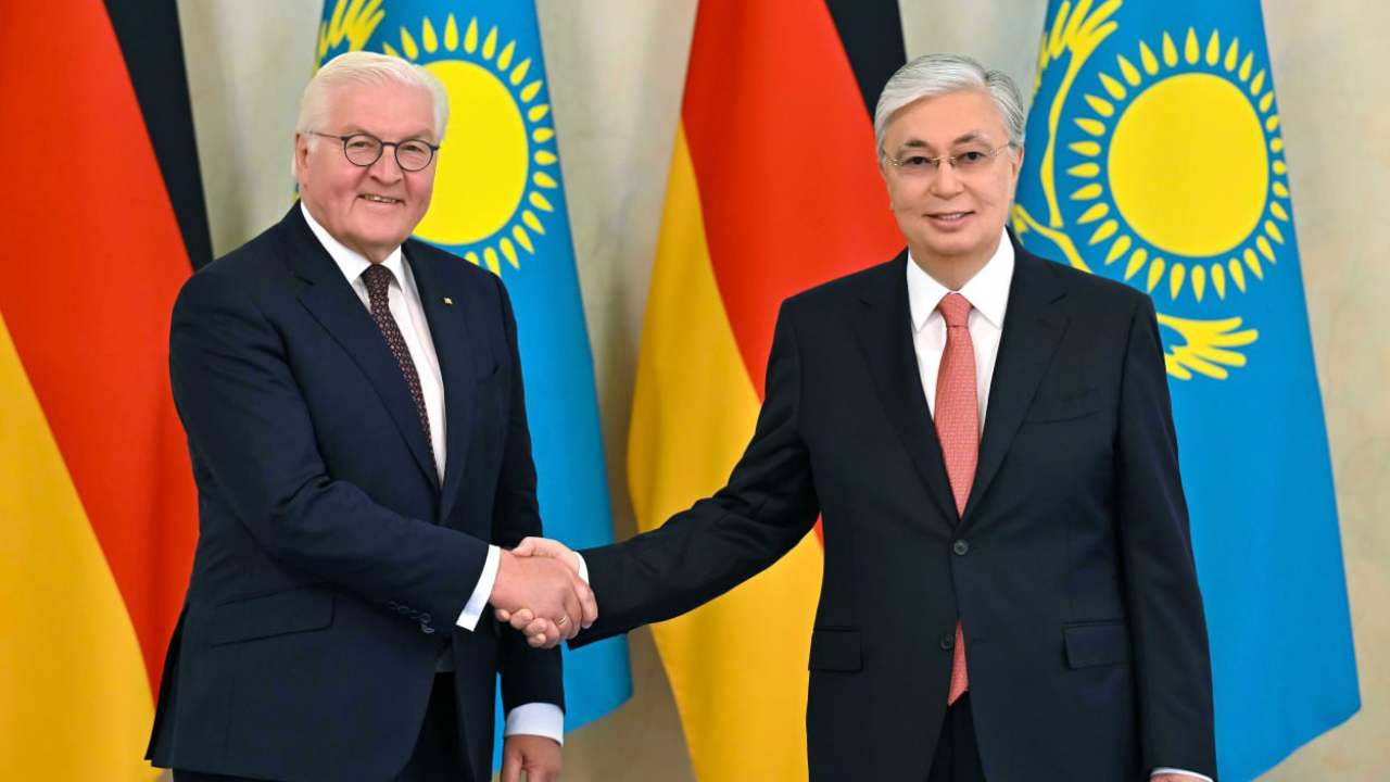 Kazakistan Almanya'ya enerji ve hammadde desteği vermek istiyor