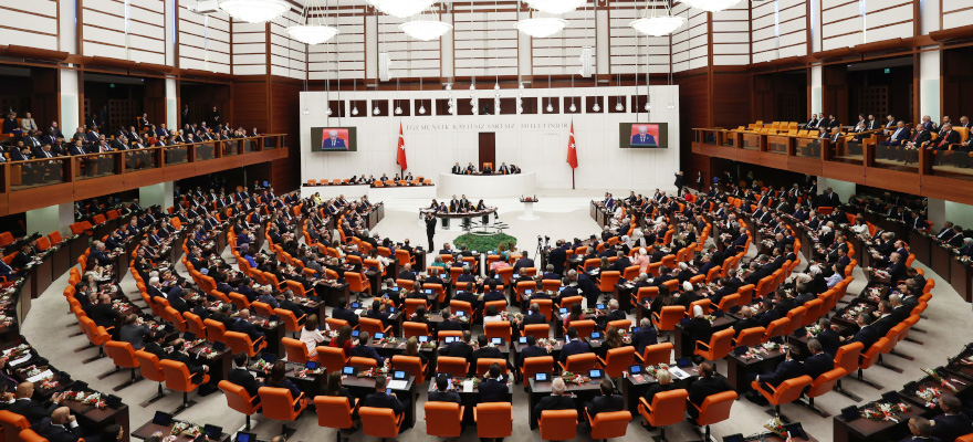 Türkiye'nin eski vekilleri hakkında 350 suç dosyası!