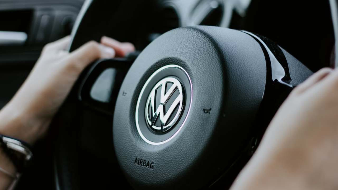 Alman Volkswagen, Çin'deki fabrikasını denetlemeye gidiyor