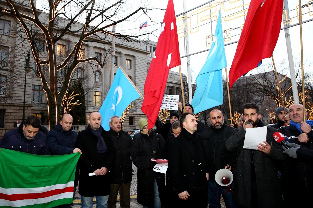 Türk derneklerden Rusya protestosu