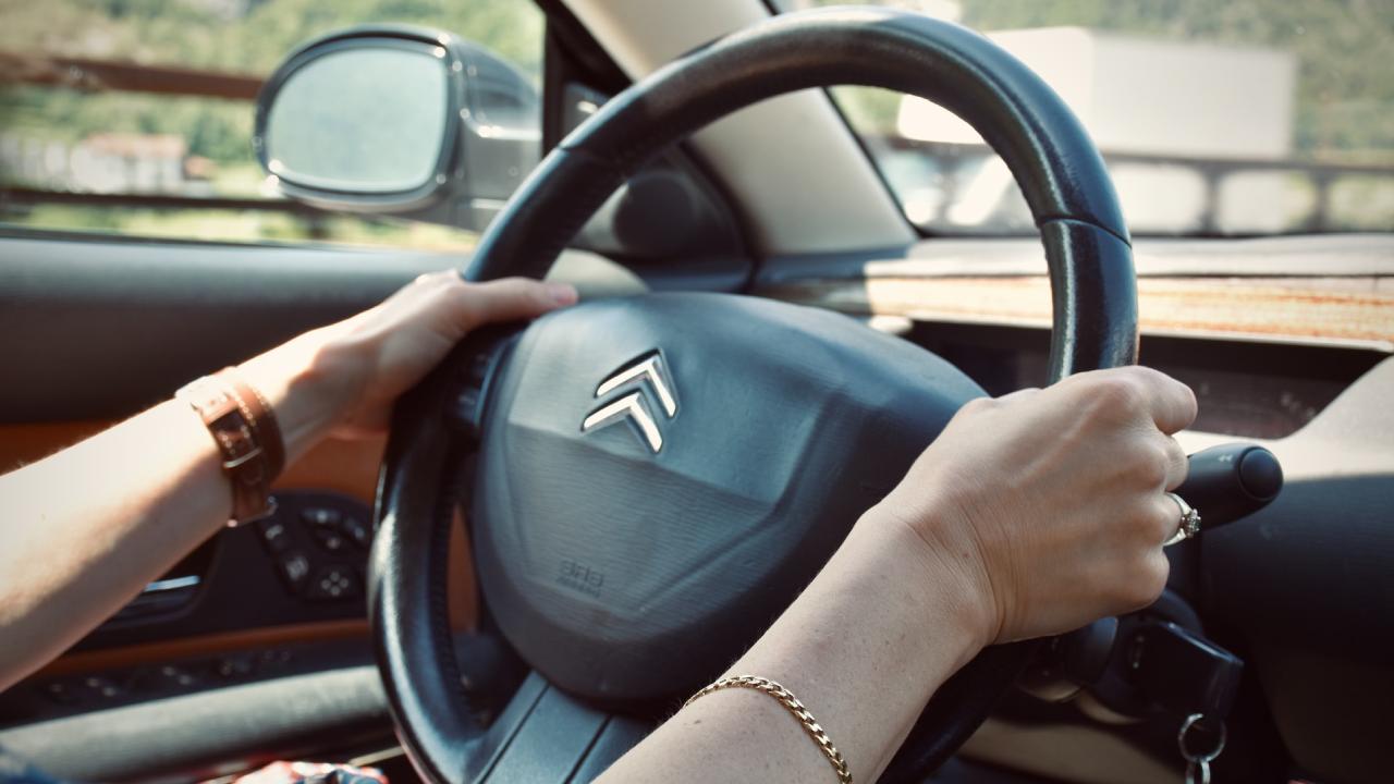 Fransa'da ehliyet almak isteyenlere 500 Euro yardım