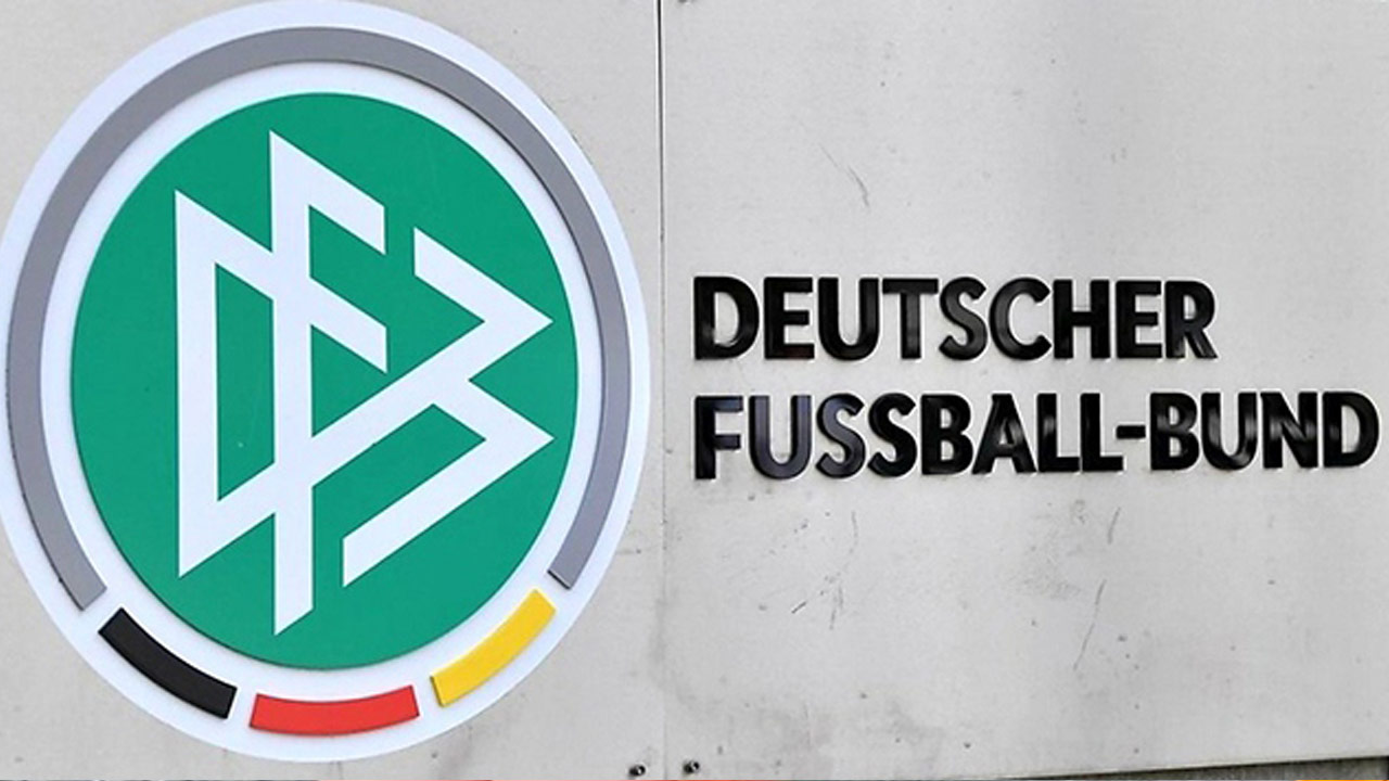 Almanya Futbol Federasyonu ırkçı hakaretleri kınadı