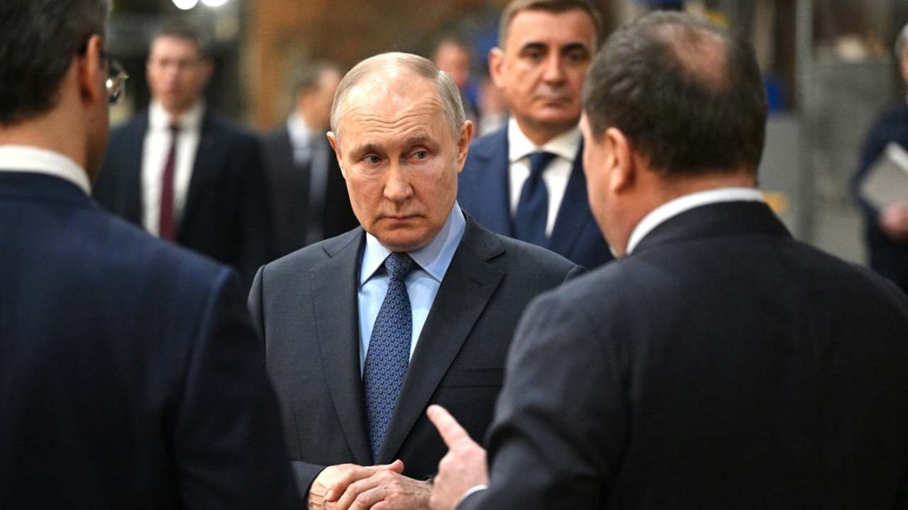 Putin sıkıyönetim ilan etti