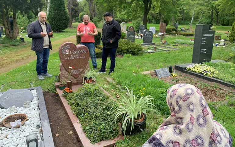 Almanya'da Müslüman mezarlığı için imza kampanyası!