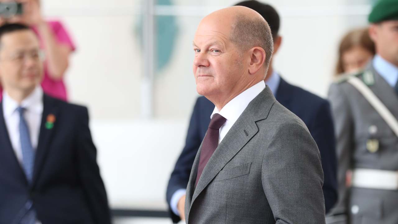 Scholz, Batı Balkan ülkelerine göz kırptı