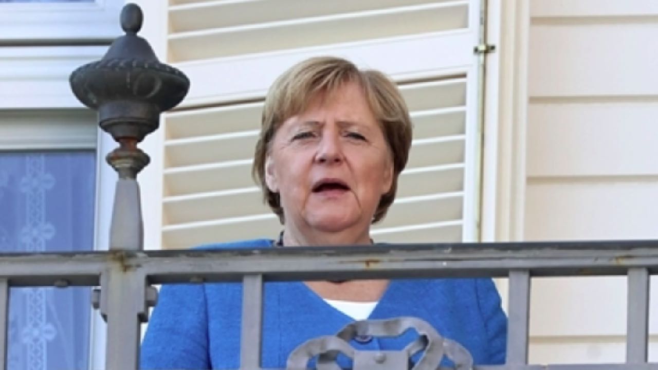 Merkel’in makyaj masrafı Almanya'yı karıştırdı!