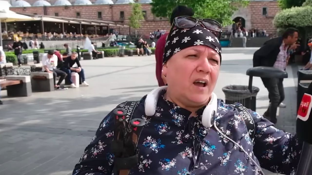Almanyalı Türk ''Geçinemiyoruz diyorlar, Starbucks'ta ne işleri var''dedi sokak röportajında tartışma çıktı!