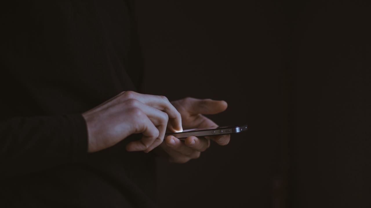 Almanya'da yetkililer 10 dolandırıcı telefon numarasına karşı uyardı!