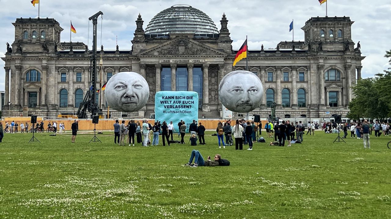 Almanya bu protestoyu konuşuyor! Scholz ve Lindner'e balonlu tepki!