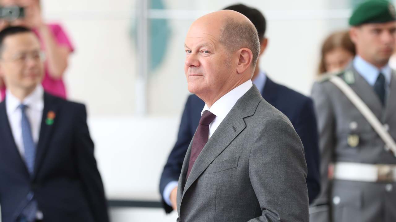 Scholz, Ukrayna ile  "sarsılmaz" dayanışmayı sürdüreceğini duyurdu
