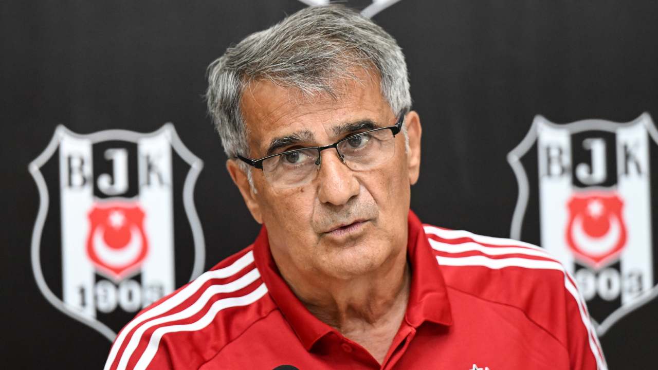 Beşiktaş Teknik Direktörü Şenol Güneş'ten transfer açıklaması