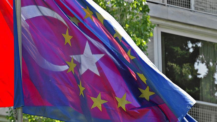 'Sığınmacı krizi Türkiye-AB ilişkilerini hızlandırdı'