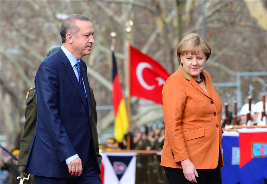 'Sultan, Şansölyeyi dans ettiriyor'