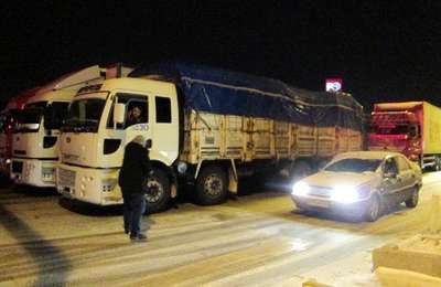 Kar, Afyonkarahisar- Antalya karayolunda ulaşımı olumsuz etkiliyor (4)