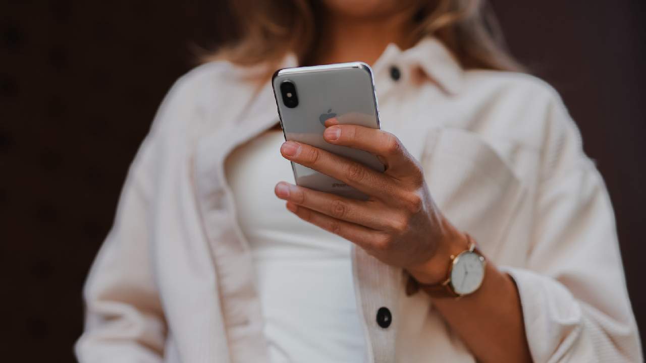 Yurt dışından getirilen telefonun harcına büyük zam