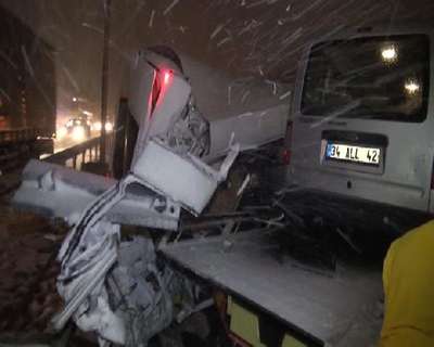 TEM Otoyolu'nda zincirleme kaza: 1 ölü, 3 yaralı