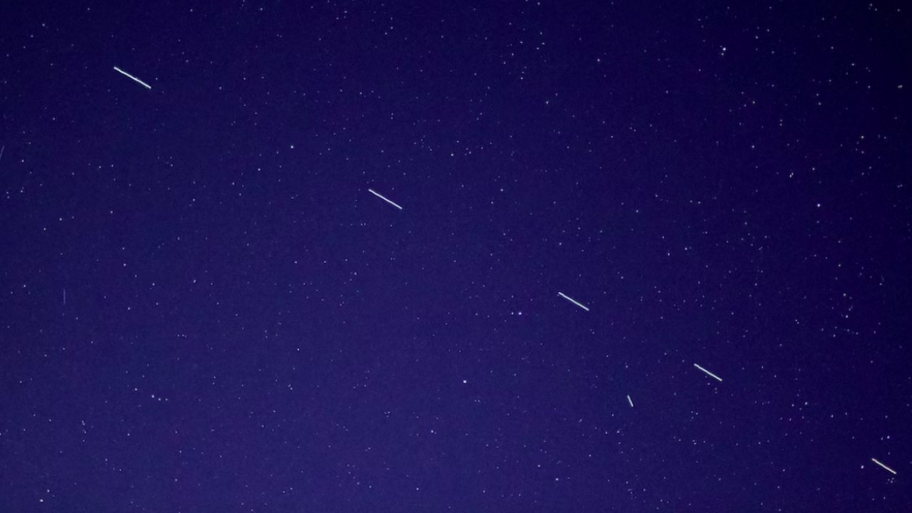 SpaceX'in Starlink uyduları "istenmeyen" elektromanyetik radyasyon yayıyor