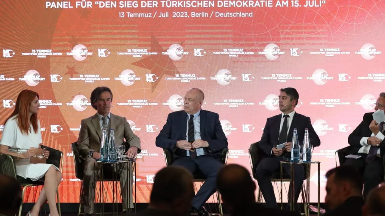 Almanya’da 15 Temmuz paneli düzenlendi
