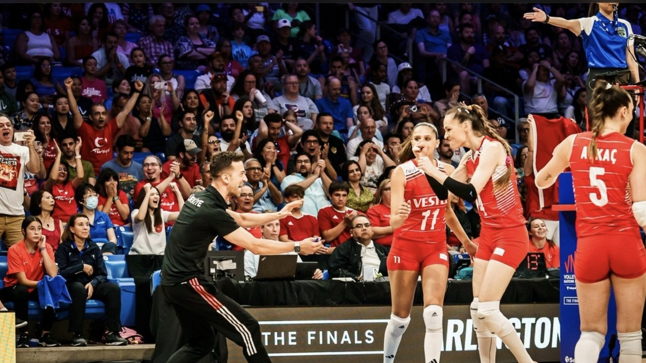 ABD'yi mağlup eden Filenin Sultanları finale yükseldi!