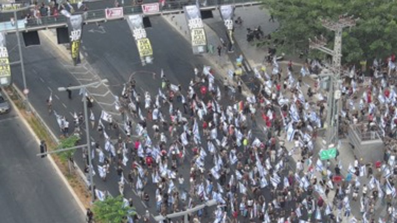 İsrail'de hükümetin yargı düzenlemesine karşı protestolar sürüyor