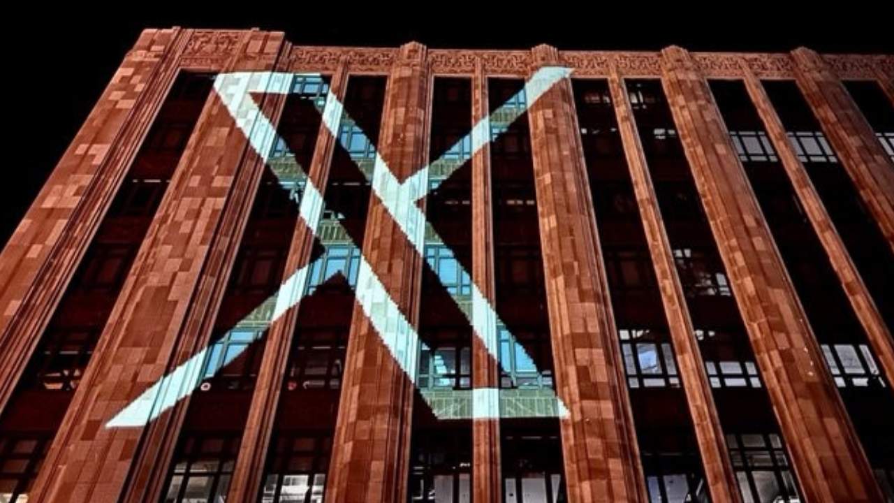Twitter logosunu değiştirdi