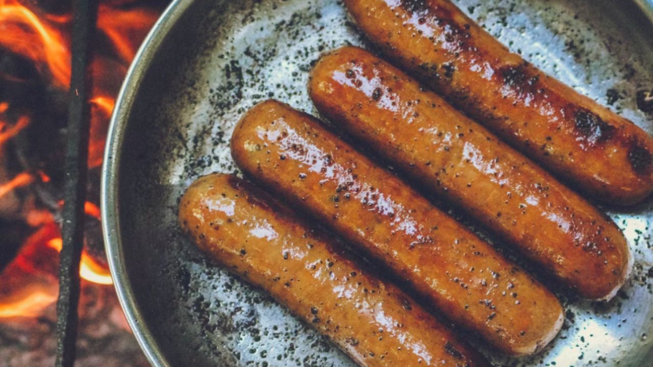 Almanya'da sosis geri çağırılıyor: Salmonella uyarısı