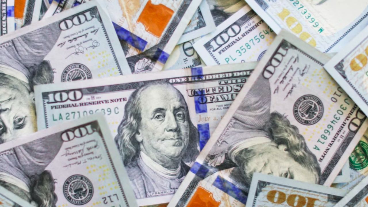 Banka hesabını gördüğünde inanamadı: İki dakikalığına dünyanın en zengin adamı oldu!