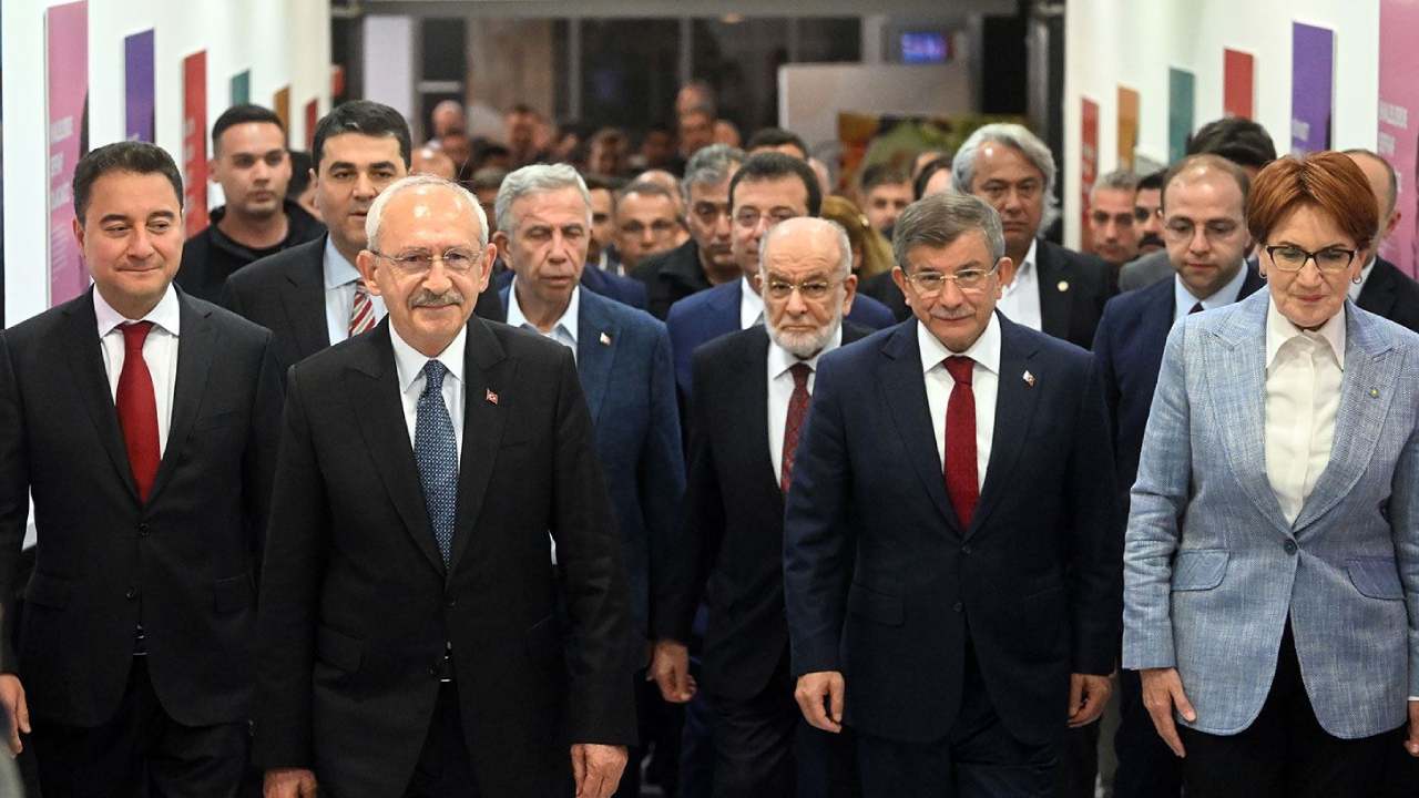 Millet İttifakı'nda çatlak büyüyor: 'Kimse Davutoğlu'na gel bizden aday ol demedi!'