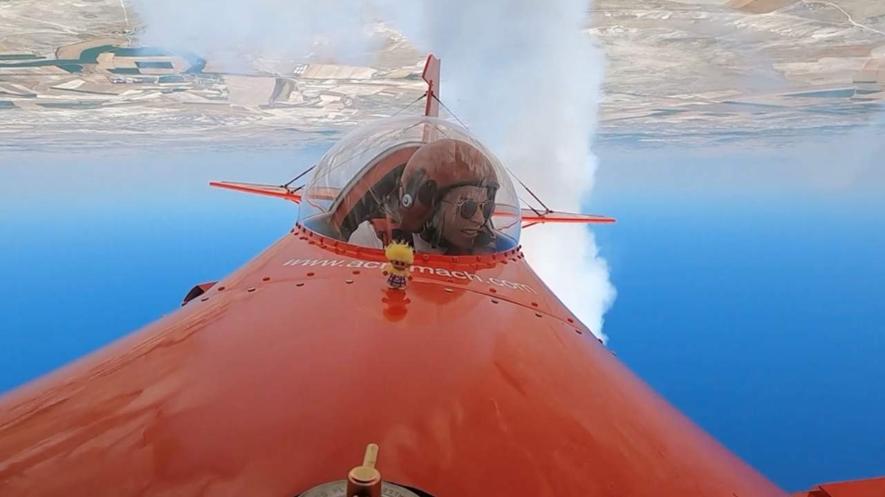 Türk kadın akrobasi pilotu ay yıldızlı bayrağı Almanya'da dalgalandıracak