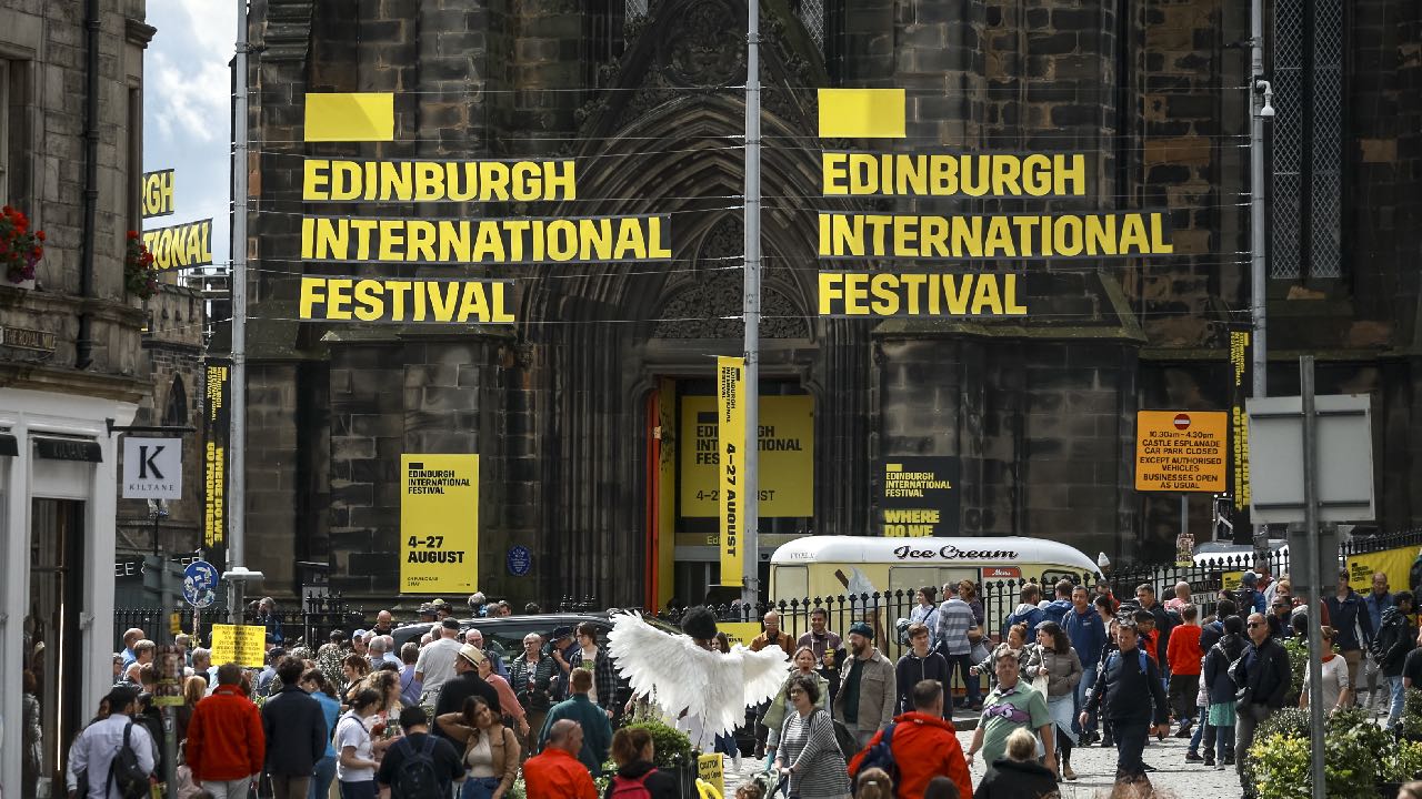 Dünyanın en büyük sahne sanatları festivali Fringe Edinburgh'da !