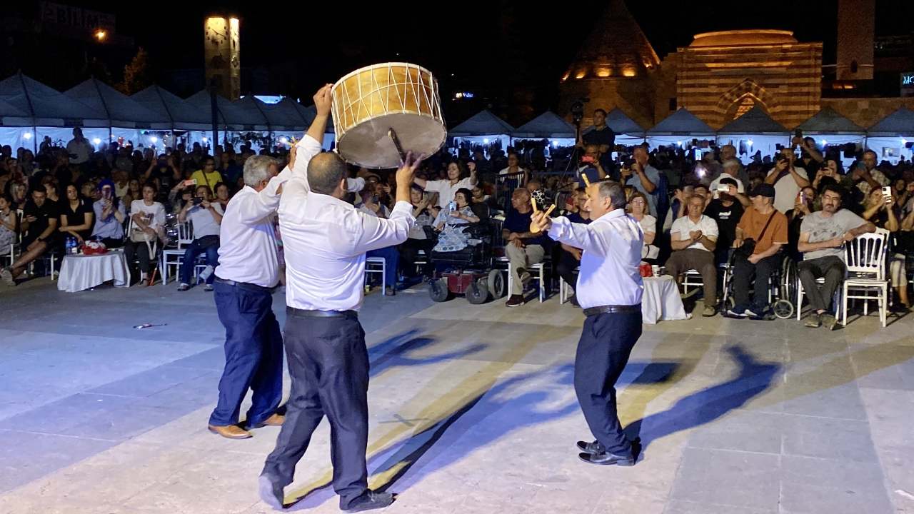 Gurbetçiler için düzenlenen şenlik başladı