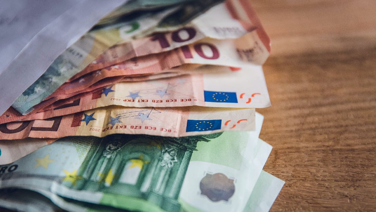 Konu para olduğunda Almanların neredeyse üçte ikisi güvensiz hissediyor