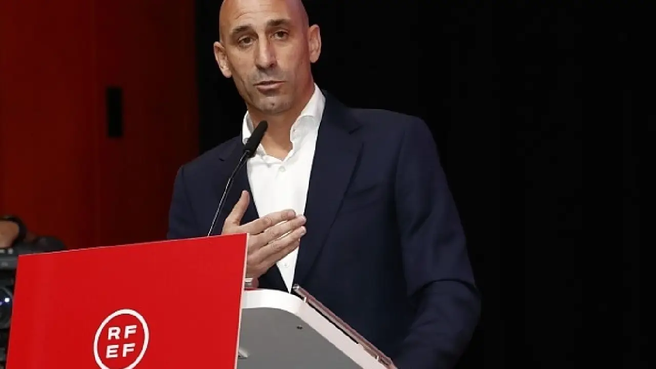 FIFA Rubiales'i geçici olarak görevden aldı